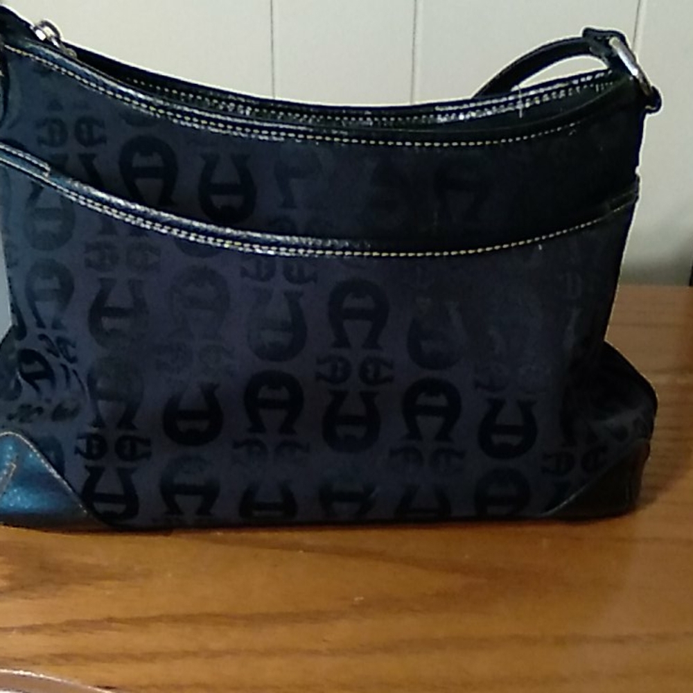 Etienne aigner purse - Picture 7 of 7